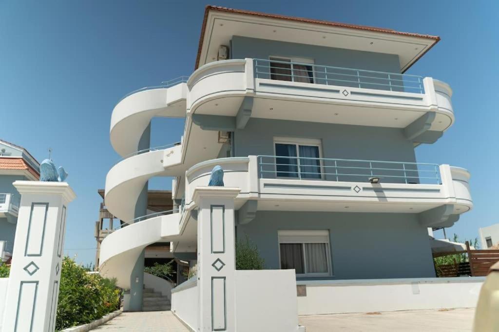 Megat Seaview And Seaside Apartments イアリソス エクステリア 写真