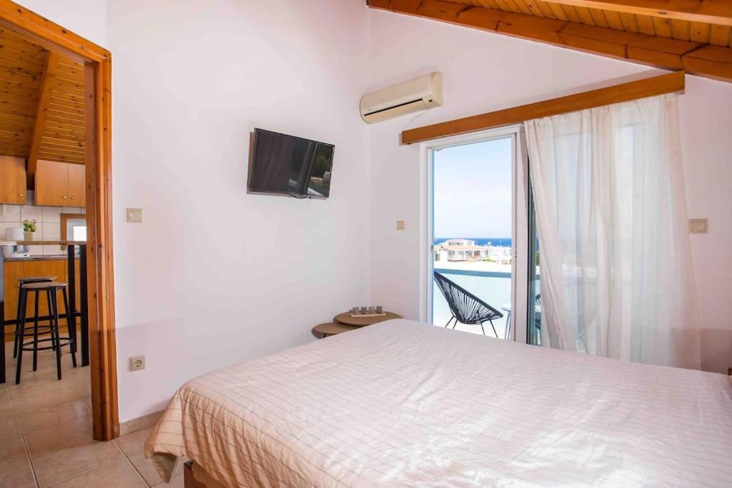 Megat Seaview And Seaside Apartments イアリソス エクステリア 写真
