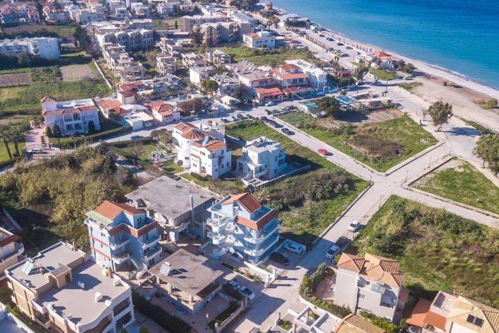 Megat Seaview And Seaside Apartments イアリソス エクステリア 写真