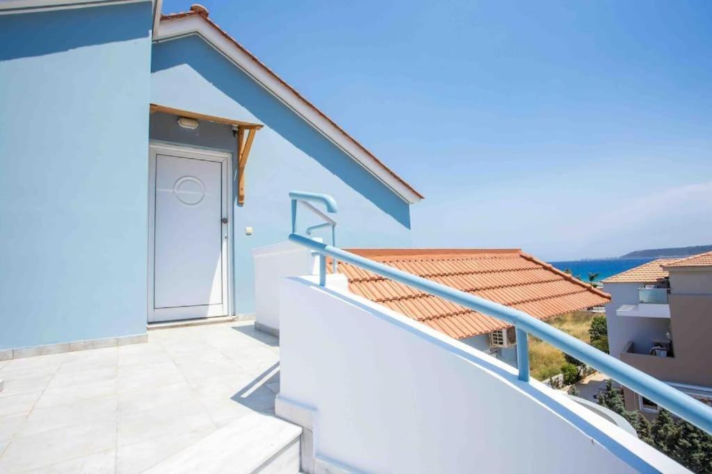 Megat Seaview And Seaside Apartments イアリソス エクステリア 写真